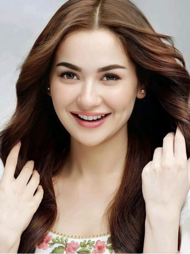 Hania Amir की 10 खूबसूरत तस्वीरें, देखते ही हार बैठेंगे दिल