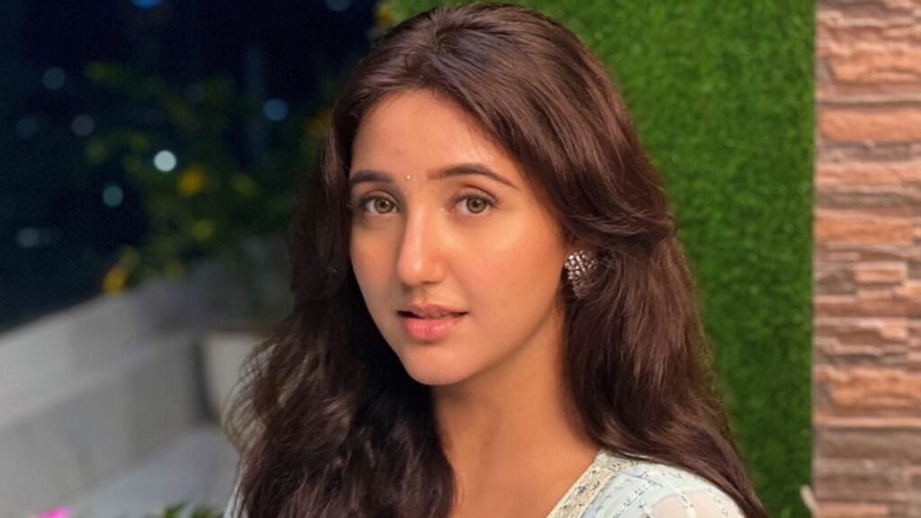 ashnoor kaur, ashnoor kaur age, ashnoor kaur biography, ashnoor kaur biography in hindi, ashnoor kaur boyfriend, ashnoor kaur education, ashnoor kaur net worth